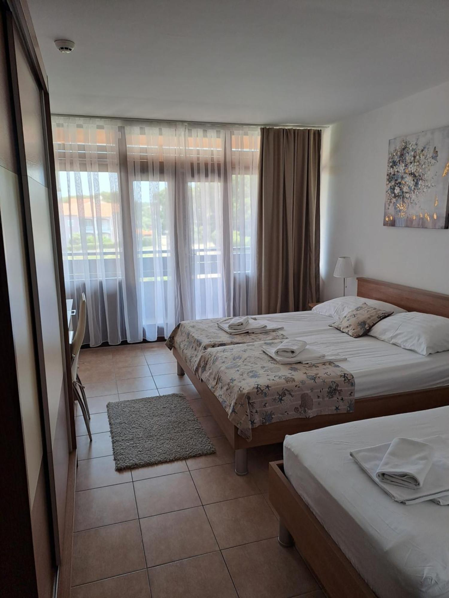 Hotel Albamaris Biograd Na Moru Εξωτερικό φωτογραφία